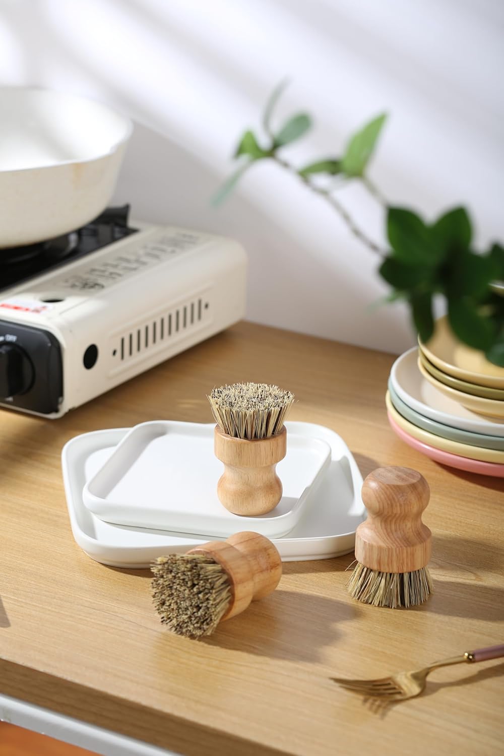 Dish Brush Kitchen Dish Scrub Brush for Dishes Bamboo Dish Brushe,Round Mini Cleaning Brush Dish Scrubbers Palm Scrub Brush Sink Scrub Brush,Washing Dishes,Vegetable,Pans, Set of 3